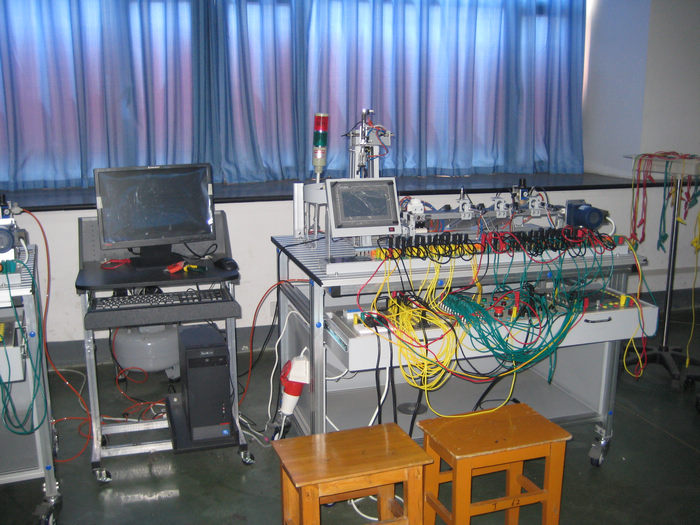 石家莊工程技術(shù)學(xué)校機(jī)電工程系實(shí)訓(xùn)室_河北培訓(xùn)網(wǎng)